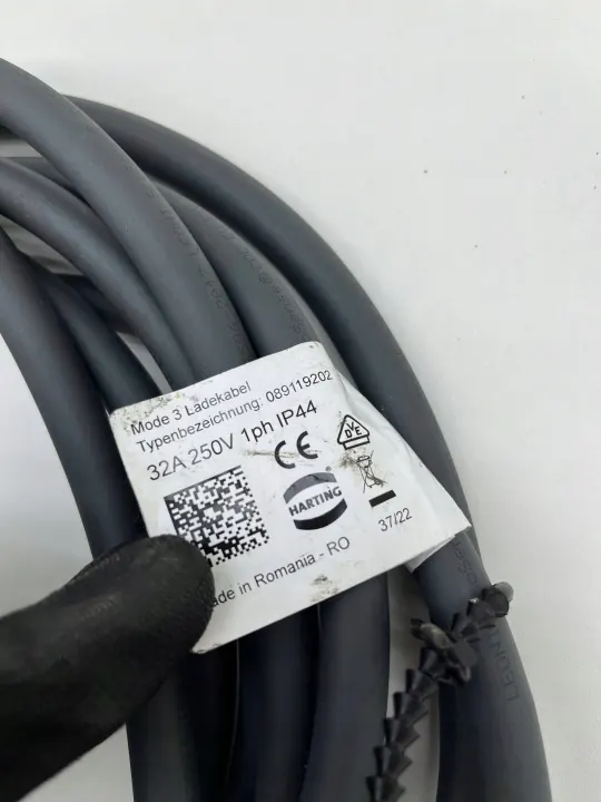 BMW 5 G30 G31 Latauskaapeli OEM 7827901 image 4