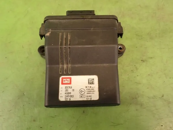 LPG ECU OEM 67R011002 voor Skoda Fabia I 1.4 image 2