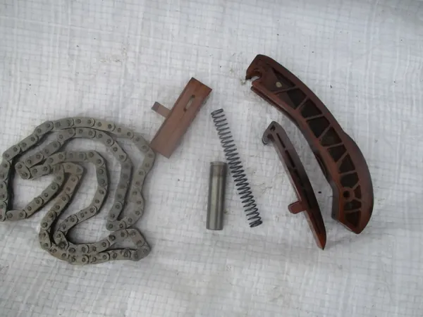 Mercedes Distributieriemkit OEM A2710300963 image 2