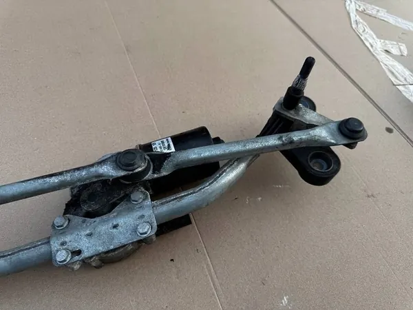 BMW OE Tuulilasinpyyhkimen moottori 7194029 image 3