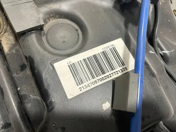 Tanque de combustível com bomba Mercedes E-Class W213 Diesel A2054705000 image 3