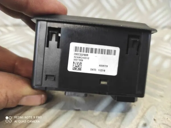 Prise USB/AUX/SD OEM 280233290R pour Renault Master IV image 5
