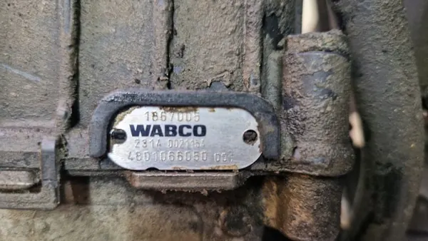 Modulateur valve EBS DAF XF OEM 1867005 Essieu avant image 5