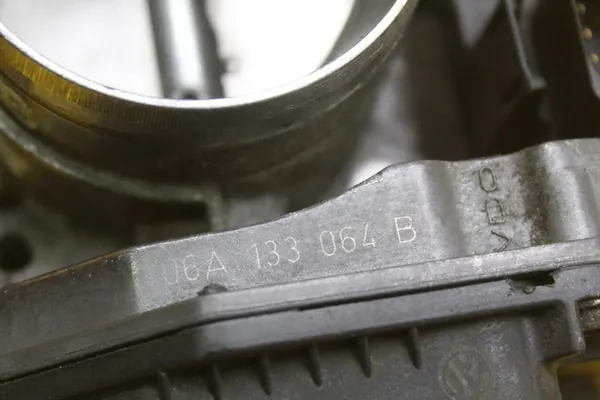 Válvula de Aceleração VW Transporter T4 2.5 B OEM 06A133064B image 8