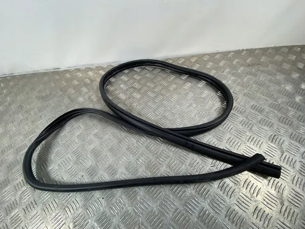 2025 Subaru Forester SK Vedação da porta dianteira FOB54743 image 2