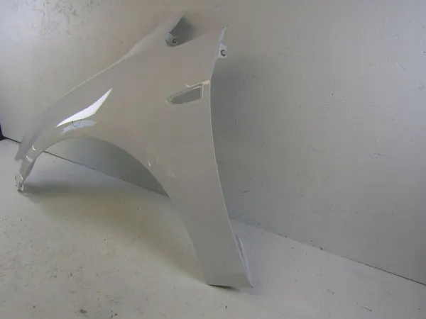 Parafango anteriore sinistro Opel Astra J image 2