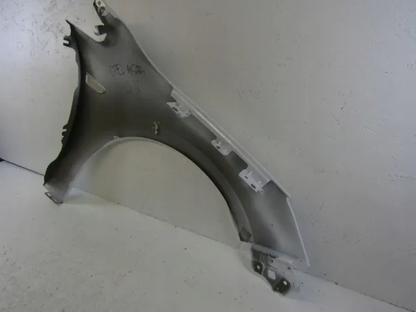 Parafango anteriore sinistro Opel Astra J image 9