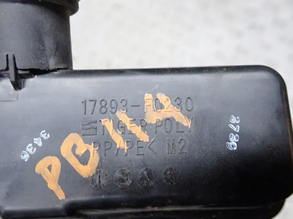 Tuyau Filtre à Air Résonateur OEM 17881-F0160 Toyota Sienna image 3