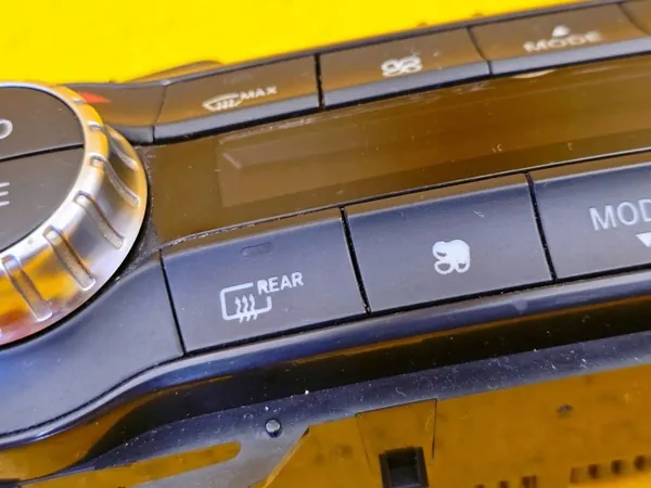 Mercedes A W176 Pannello Clima A2469002408 Usato image 4
