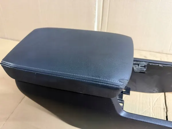 Accord VIII Accoudoir Console Centrale Honda OEM image 5