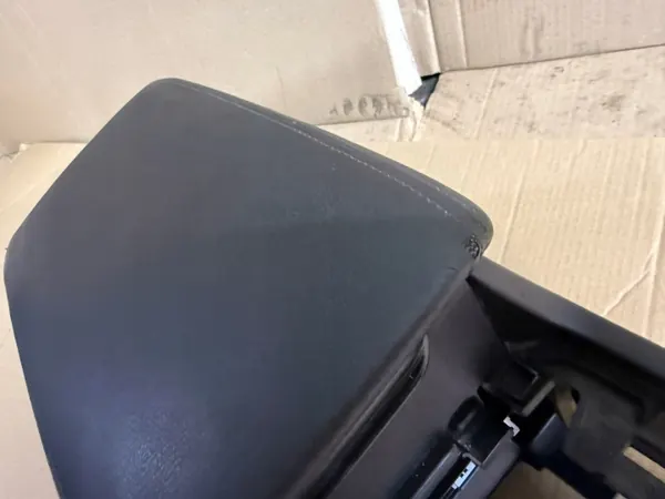 Accord VIII Accoudoir Console Centrale Honda OEM image 6