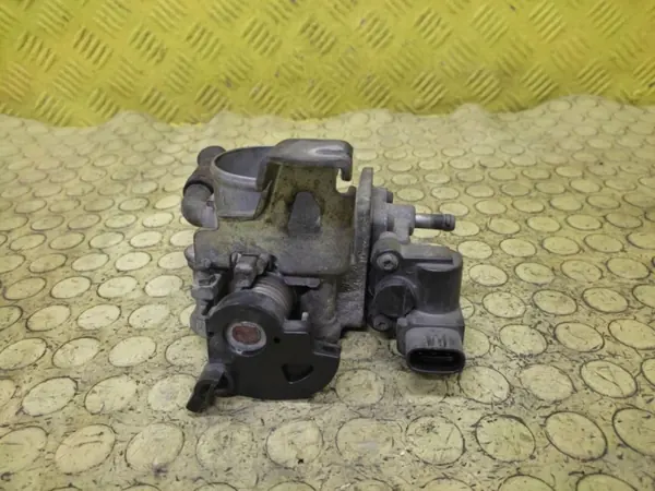 Suzuki Swift IV Kaasutin OEM 1813783E01 image 4