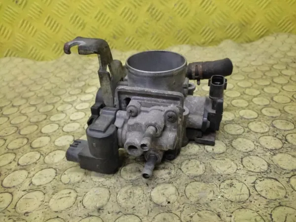 Suzuki Swift IV Kaasutin OEM 1813783E01 image 5