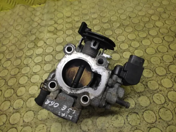 Suzuki Swift IV Kaasutin OEM 1813783E01 image 6