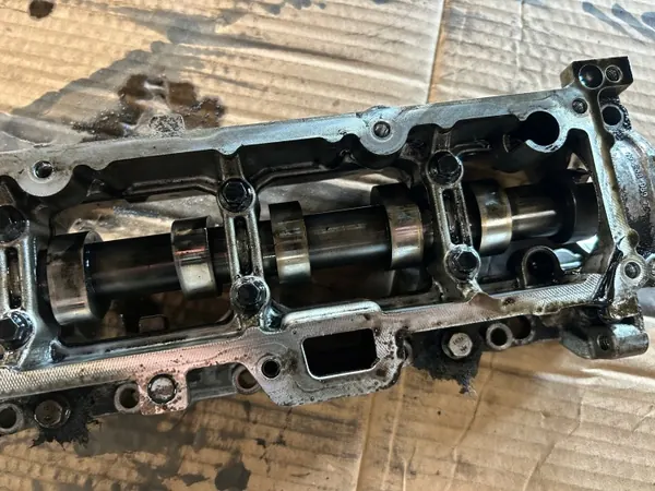 Cobertura base do eixo de cames OEM 9636896980 Citroen C3 I image 3