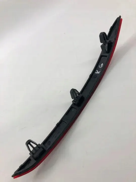 Refletor traseiro esquerdo VW Golf VIII OEM 5H0945105 image 3