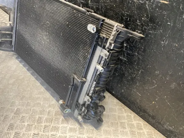 Conjunto de Radiador Ventilador Condensador Audi A8 2015 image 3