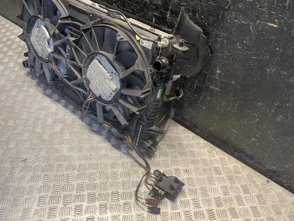 Conjunto de Radiador Ventilador Condensador Audi A8 2015 image 6