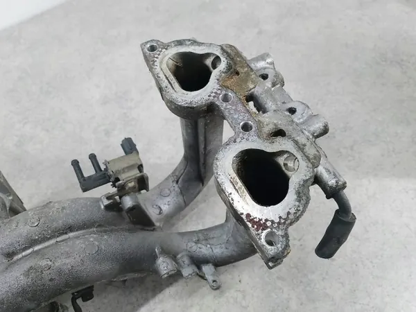 Colector de admisión usado OEM Subaru Impreza II 1.6 16V image 4