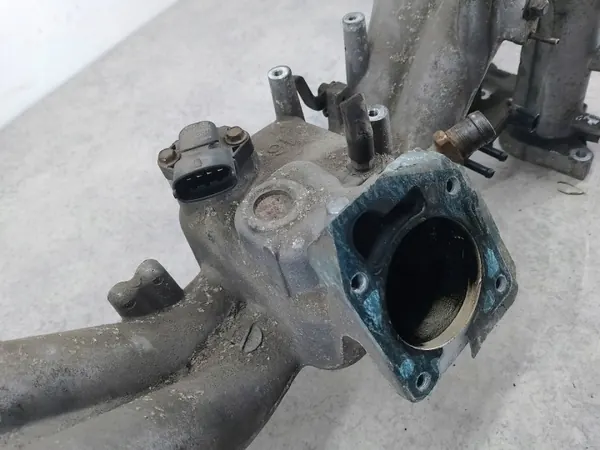 Colector de admisión usado OEM Subaru Impreza II 1.6 16V image 8