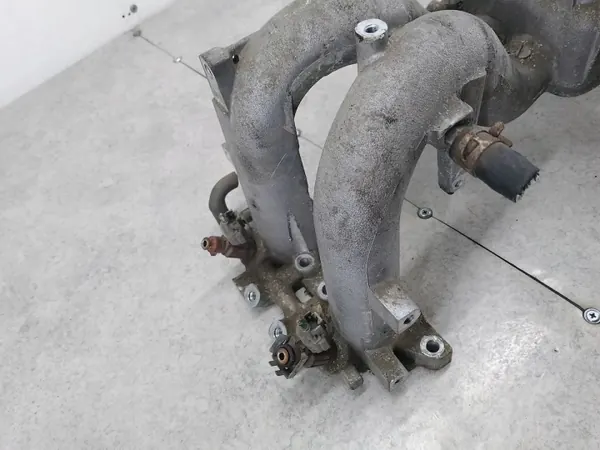 Colector de admisión usado OEM Subaru Impreza II 1.6 16V image 9