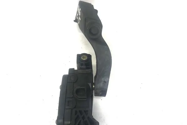 Gaspedaal AUDI A6 AVANT 2.8L 1999 OEM 8D1721523A image 3