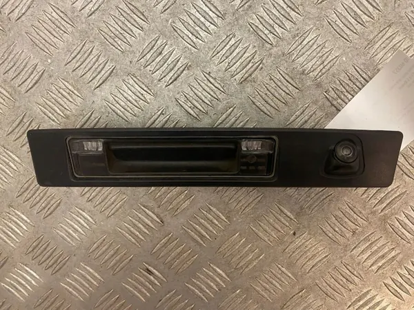 Poignée de hayon Volvo XC90 2019 OEM 32149879 avec caméra image 6