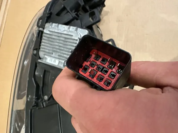 VOLVO V60 S60 II LIFT 13-17 VASEN BI-XENON VALO OEM 31420108 image 6