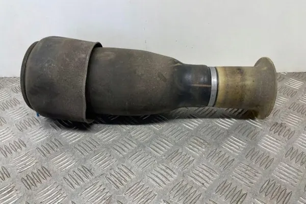 Taka oikea jousituspatja OEM 6781843 BMW 5 F10 image 3