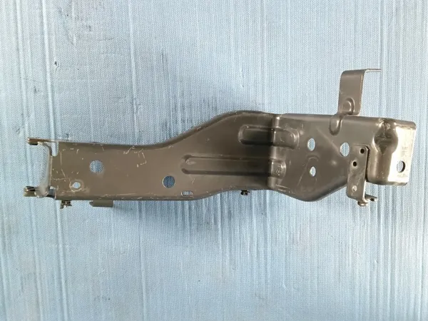 Support phare halogène OEM 84058023 pour Volvo FH4 image 2