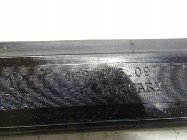 LED Kolmas Jarruvalo OEM 4G8945097 Audi A7 4G C7:lle image 3