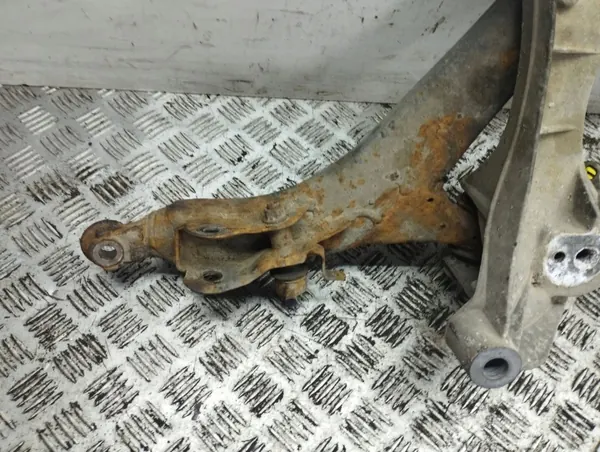 Cadre avant Lexus IS 2006 OEM AMD141836 image 6