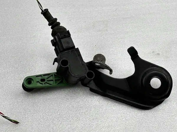 Luftfjädringssensor fram Audi A8 S8 D4 4H 4H0941310C image 3