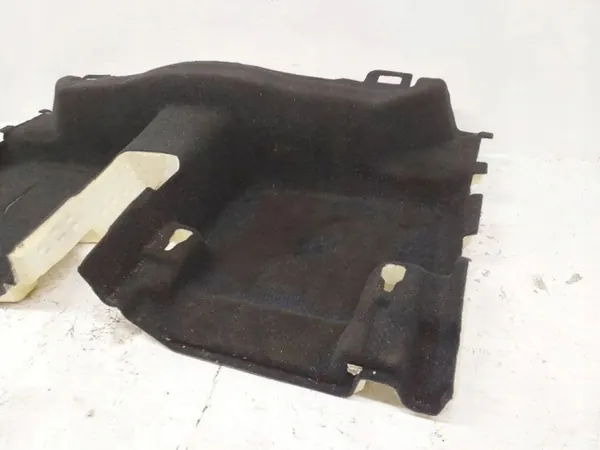 Volvo XC40 Recharge Fußmatte OEM 32216778 - Gebraucht image 3