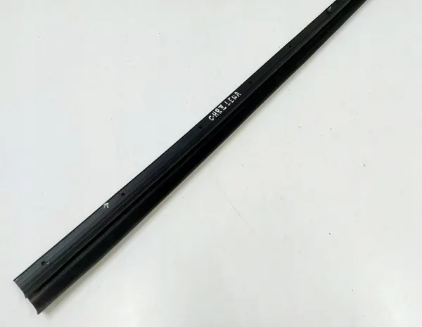 Joint de seuil gauche Toyota C-HR II OEM 67865-F4010 image 5