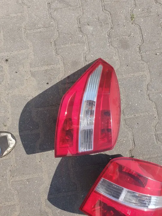 Höger Baklykta Renault Laguna III OEM 265500021R image 2