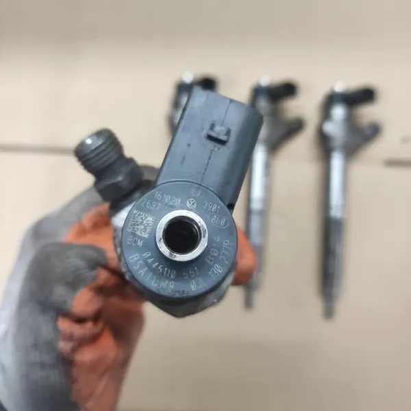 Iniettore Bosch 0445110551 Volkswagen Crafter 2.0 TDi image 2