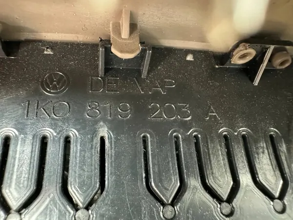 Grade de ventilação traseira Volkswagen Golf VI 2009 image 10