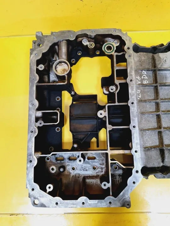 Base inférieure de carter OEM DRC97021 pour Audi A6 C6 2.4 V6 image 3