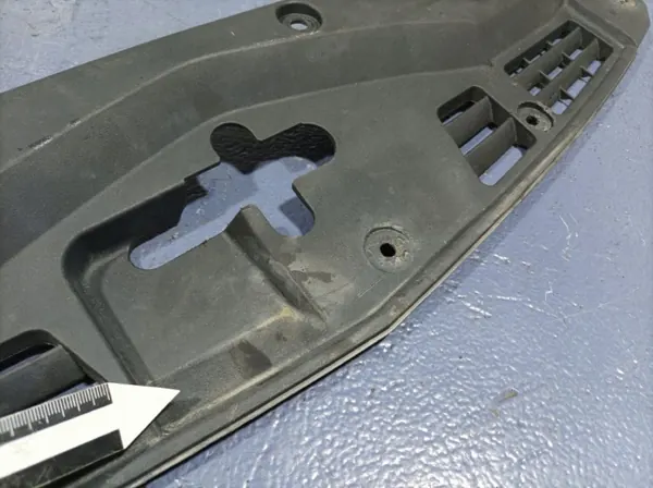 Honda OE Lochow-304795-01 Front-Gurtabdeckung image 4
