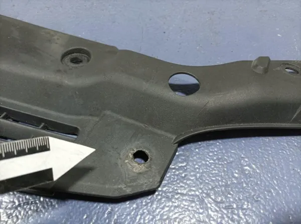 Honda OE Lochow-304795-01 Front-Gurtabdeckung image 6