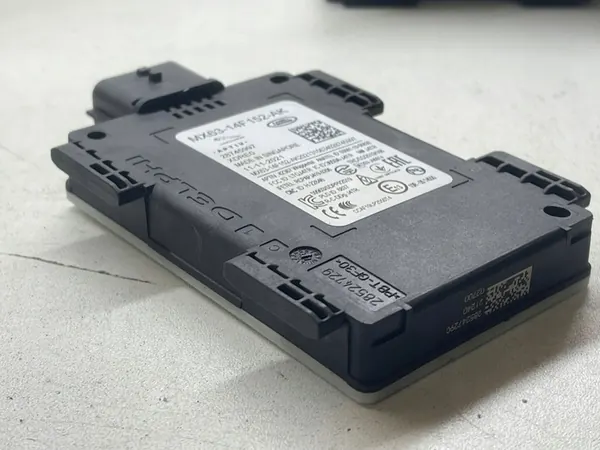 RADARSENSOR ACC DISTRONIC JAGUAR LAND ROVER image 4