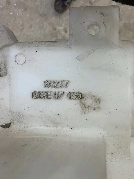 Scheibenwaschbehälter Mazda CX-3 2015-21 OEM D10E67480 image 4