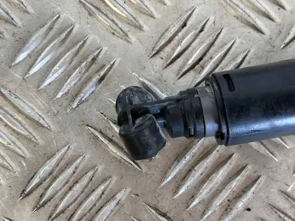 OEM 4H0955102D Taka oikea ajovalopesuri Audi A8:lle image 5