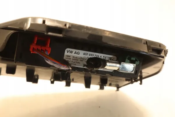 Skoda USB-pistorasia OEM 6VB857367 Fabia IV:lle image 8