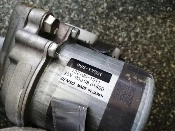 Toyota Auris servostyrpump OEM 1321001011 image 3