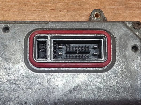 Mercedes Scheinwerfer-Wandler-Modul OEM 130732912802 image 3