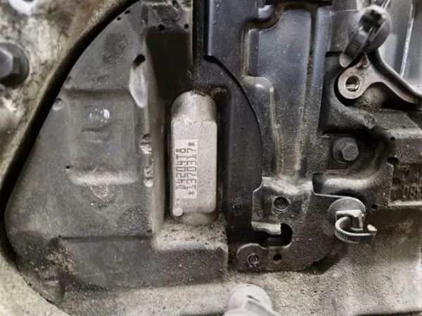 Volvo D4204T8 31430772 motorblock nedre del image 5