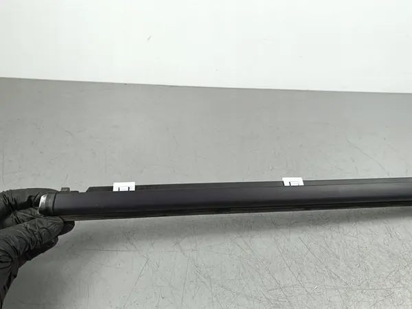 2025 Hyundai Santa Fe V MX5 Garniture de vitre arrière OEM FOB55726 image 2