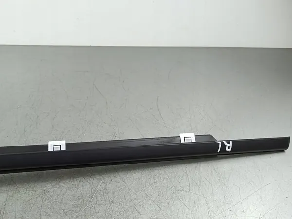 2025 Hyundai Santa Fe V MX5 Garniture de vitre arrière OEM FOB55726 image 3